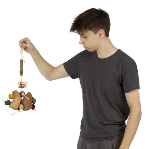 Kokosový motýl – hračka pro střední a malé papoušky od ParrotPlanet.cz