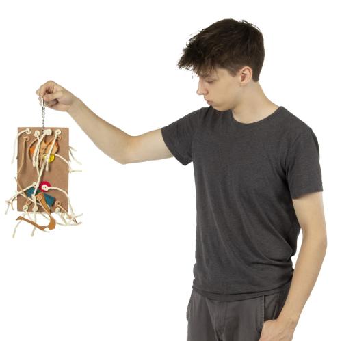 Kožená deska na klování – hračka pro velké a střední papoušky od ParrotPlanet.cz