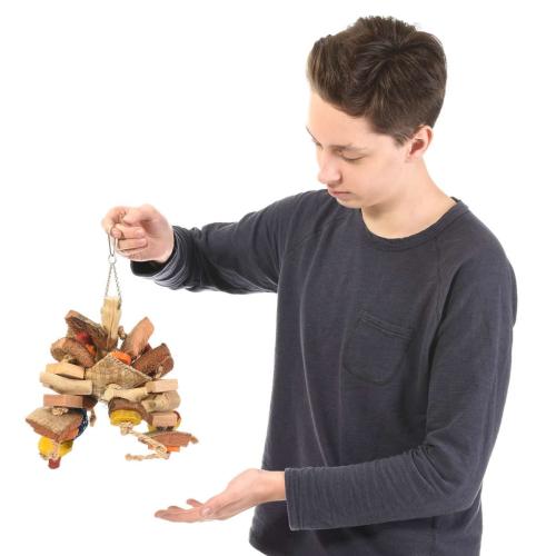 Masivní monstrum M – hračka pro velké a střední papoušky od ParrotPlanet.cz