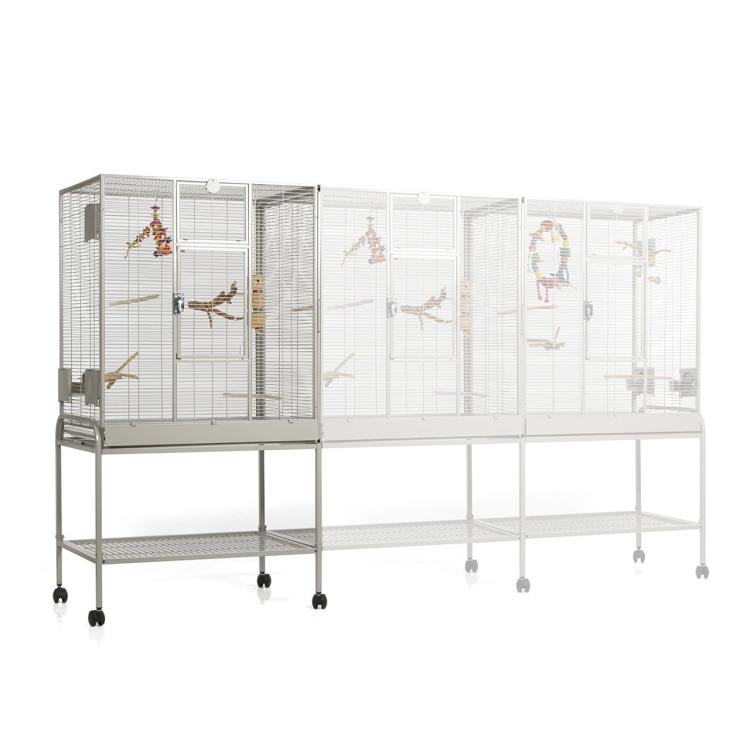 Krmná věž – bezpečná hračka pro krmení velkých papoušků od ParrotPlanet.cz