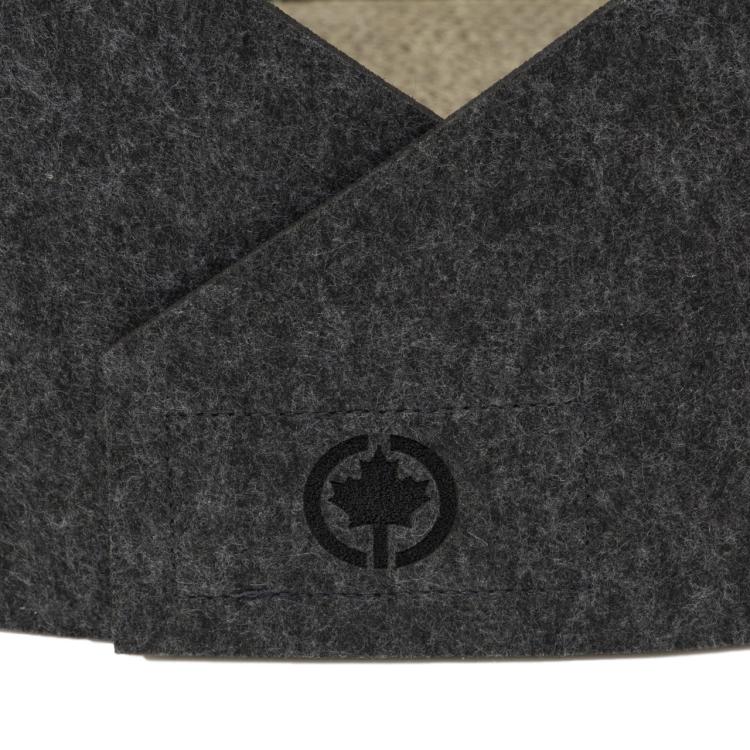 OWEN - Plstěné lůžko Canadian Cat s podlahou na škrábání - antracitová od ParrotPlanet.cz