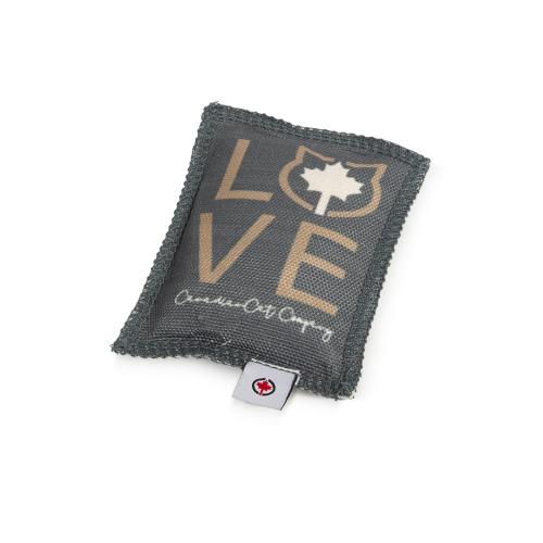 Polštářek pro kočky | Canadian Cat | LOVE | šedohnědý | valeriána 5 g od ParrotPlanet.cz