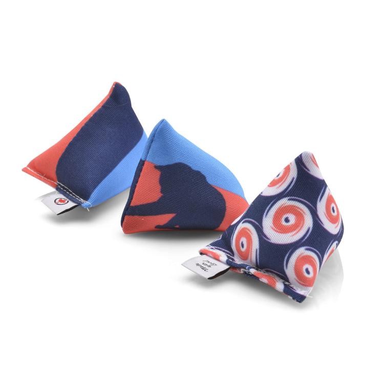 SADA 3 mini polštářků PIRAMIDEK na mazlení pro kočky | Canadian Cat | NORDIC LINE | catnip 15 g od ParrotPlanet.cz