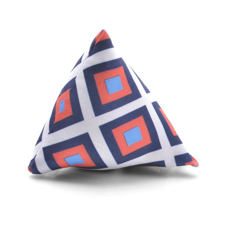 Polštářek PIRAMIDKA XL pro mazlení kočky | Canadian Cat | Nordic Karo | kočičí máta 11 g od ParrotPlanet.cz