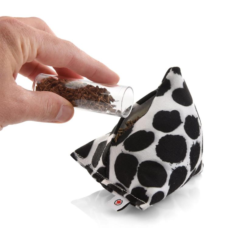 Polštářek PIRAMIDKA XL pro mazlení kočky | Canadian Cat | KROPKI | kočičí máta 11 g od ParrotPlanet.cz