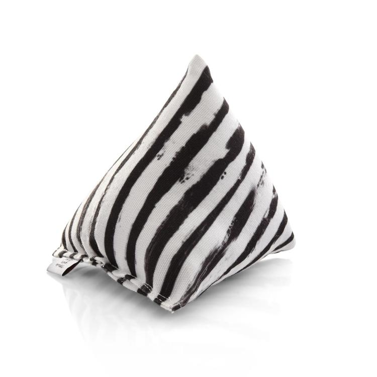 Polštářek PIRAMIDKA XL pro mazlení kočky | Canadian Cat | ZEBRA | valeriána 11 g  od ParrotPlanet.cz