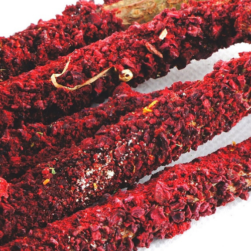 Paličky s řepou – zdravá svačina pro papoušky od ParrotPlanet.cz