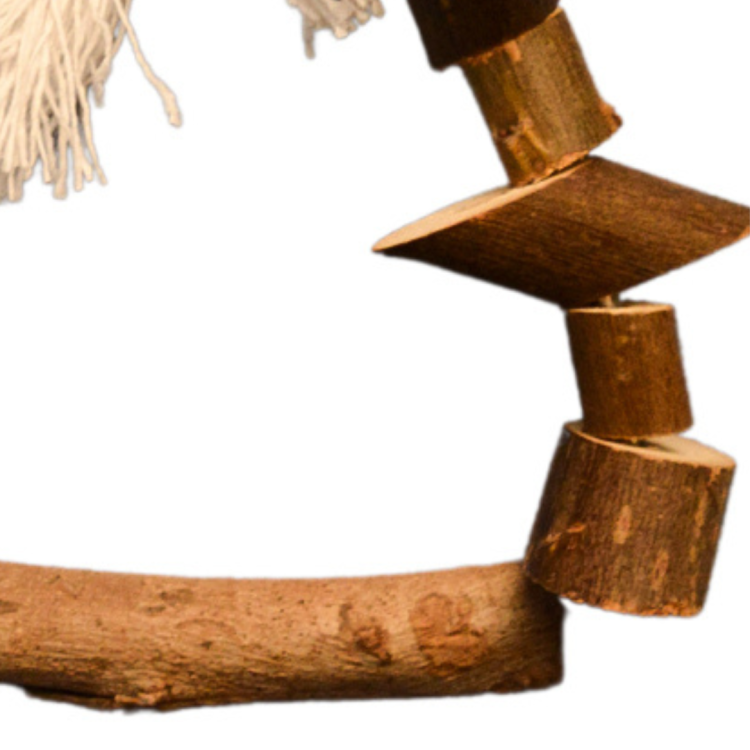 Přírodní dřevěná radost – houpačka pro malé a střední papoušky od ParrotPlanet.cz