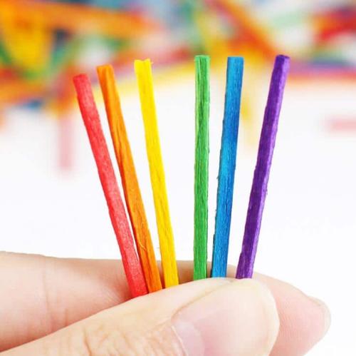 Barevné mikro tyčinky pro papoušky RABBIT – náhradní díly DIY 500 kusů od ParrotPlanet.cz