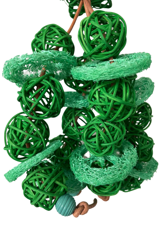 Green Vibe – Hračka pro střední papoušky od ParrotPlanet.cz