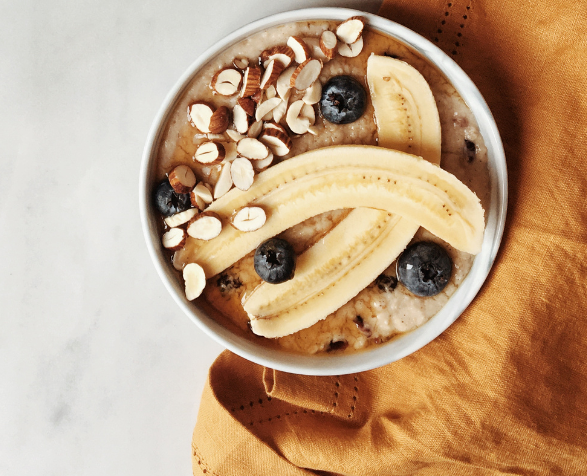 HOT BaNaNa OAT Parrot Breakfast | Papuzia Owsianka | Snídaňové nebo obědové jídlo | Teplé krmivo pro papoušky 50 g od ParrotPalnet.cz