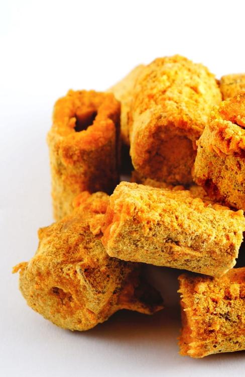 Křupavý topinambur – mrkev | Lahodná pochoutka | pro všechny papoušky 60 g od ParrotPlanet.cz