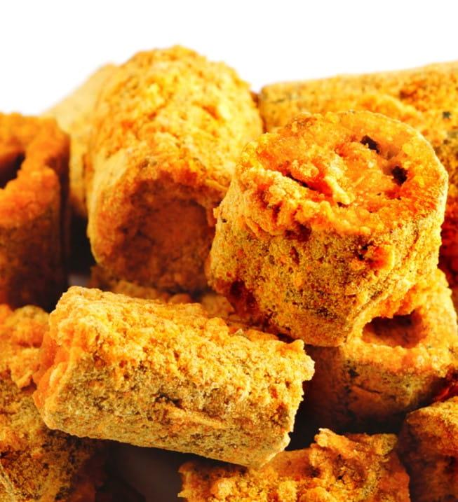 Křupavý topinambur – mrkev | Lahodná pochoutka | pro všechny papoušky 60 g od ParrotPlanet.cz