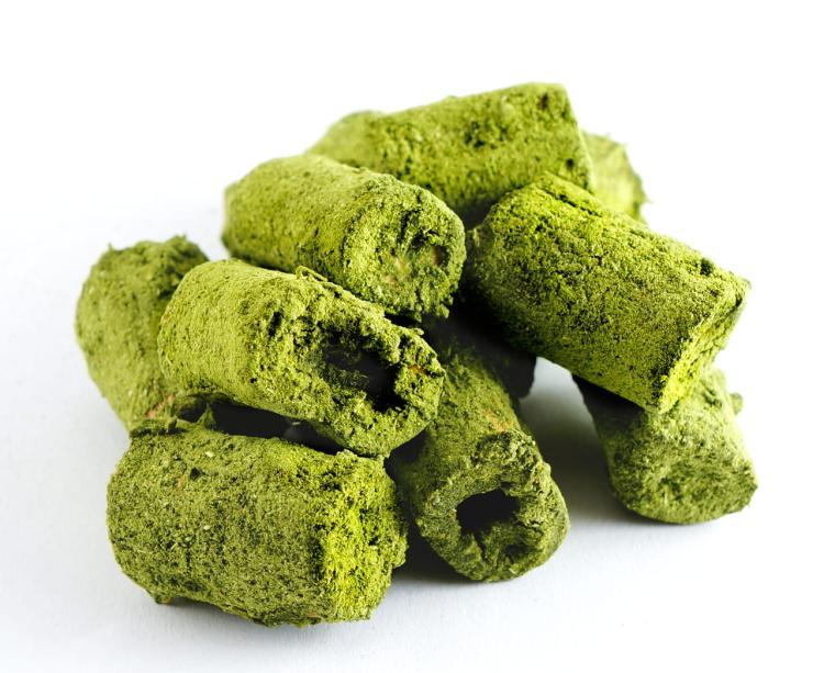 Křupavý topinambur – petržel | Lahodná pochoutka | pro všechny papoušky 60 g od ParrotPlanet.cz