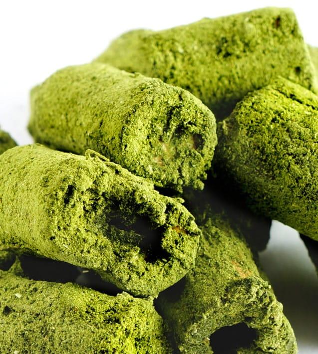 Křupavý topinambur – petržel | Lahodná pochoutka | pro všechny papoušky 60 g od ParrotPlanet.cz