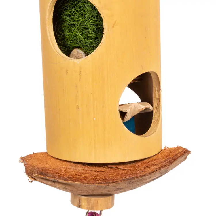 Bambusová skrýš s překvapením – hračka pro malé a střední papoušky od ParrotPlanet.cz