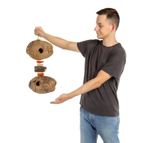 Kokosové domečky  -  dřevěná hračka pro velké a malé papoušky 1,1 kg od parrotplanet.cz