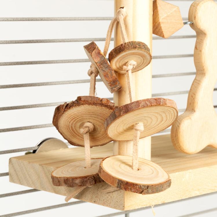 Teddy Bear Swing – hračka do klece s figurkou medvídka pro papoušky | cca 23 x 12 x 13 cm od ParrotPlanet.cz