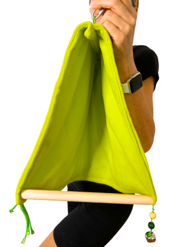 Měkká jeskyně L s tyčí – stan, hračka pro střední papoušky – lze prát v pračce od ParrotPlanet.cz