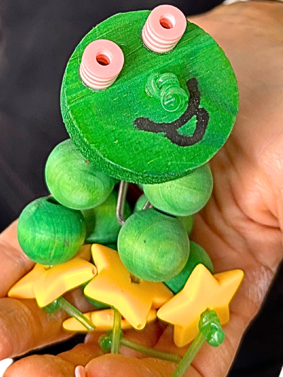 Milý Robáček – hračka pro všechny papoušky od ParrotPlanet.cz