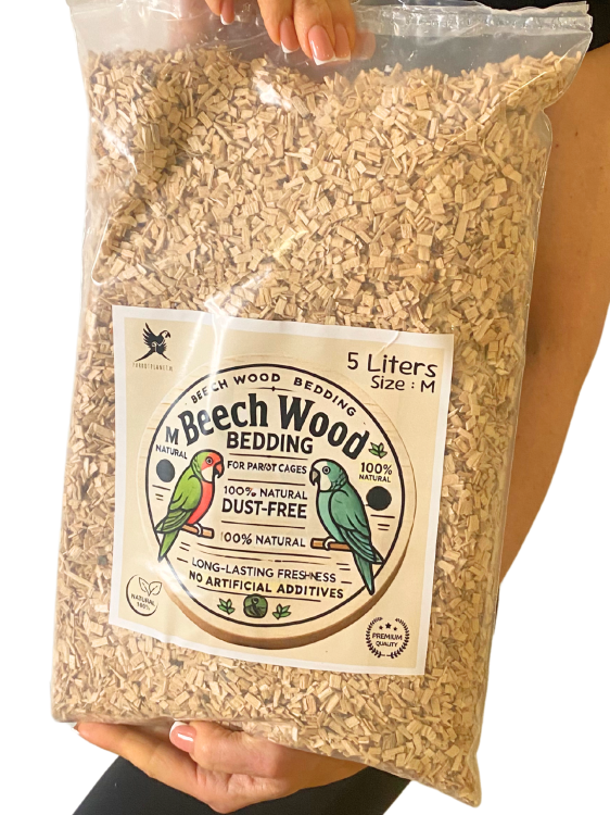 Buková štěpka pro papoušky, velikost M – přírodní a hygienická podestýlka do klecí 5 l od ParrotPlanet.cz