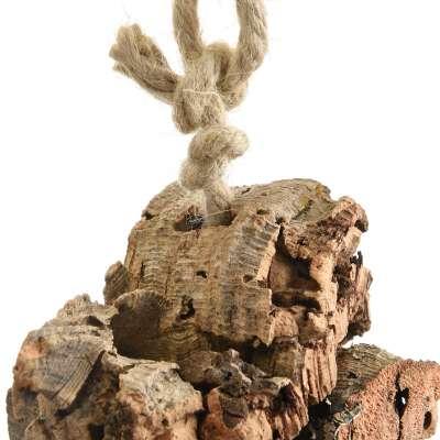 Přírodní hračka z kůry dubu korkového S od ParrotPlanet.cz