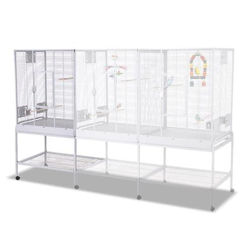 Krmná věž – bezpečná hračka pro krmení velkých papoušků od ParrotPlanet.cz