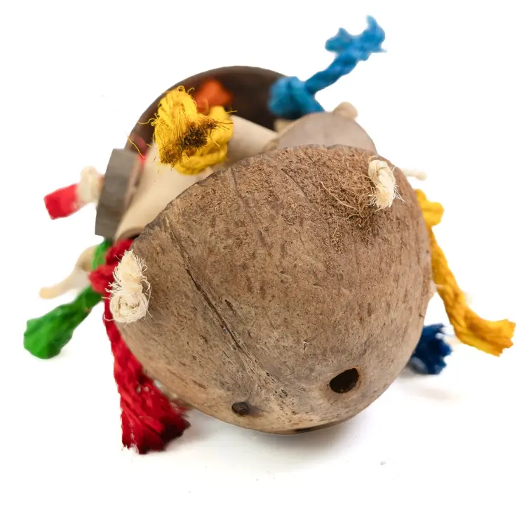 Coco Stack – závěsná hračka z kokosu a dřeva pro papoušky 13 × 40 cm od ParrotPlanet