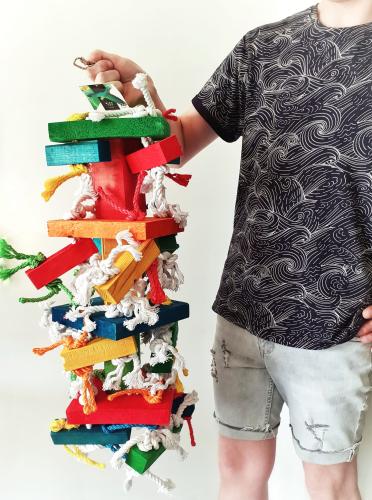 MaMut XXL – OBROVSKÁ HRAČKA pro Ar nebo jiné VELKÉ papoušky 5 kg od ParrotPlanet.cz